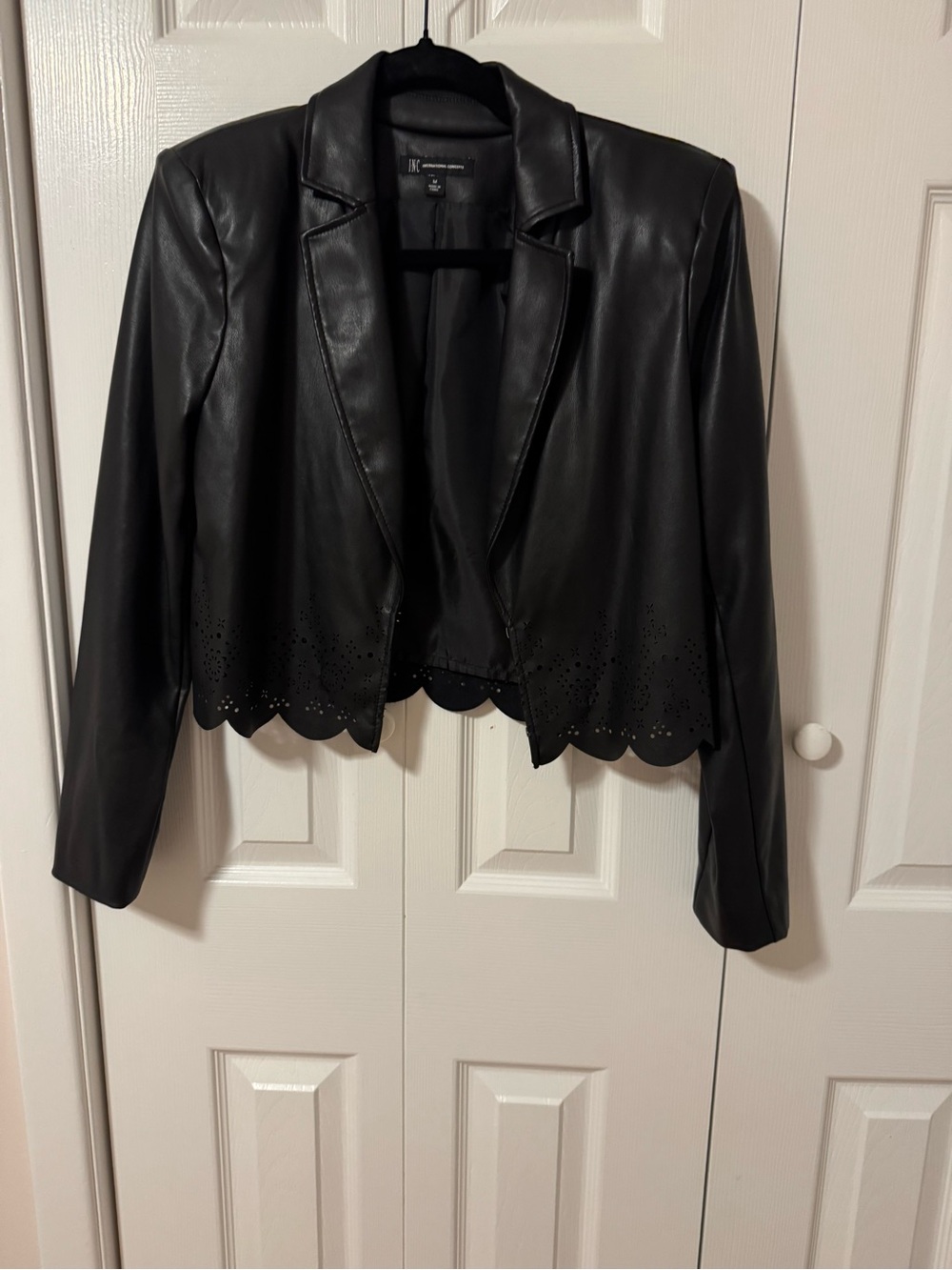 INC International Concepts Black Faux Leather Cropped Blazer – Size M